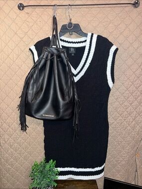 Derek Heart Black&White Retro Mini Sleevless Sweater Dress w/ VS Backpack